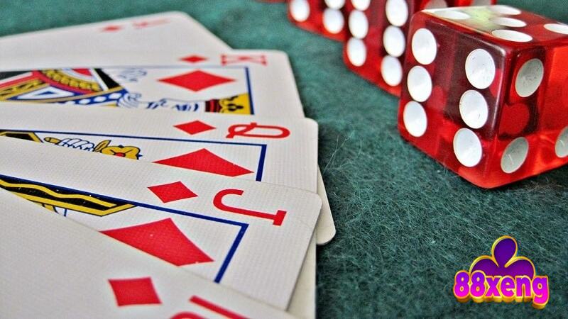 Chi tiết cách chơi bài Liêng cơ bản nhất tại nhà cái 88Xeng
